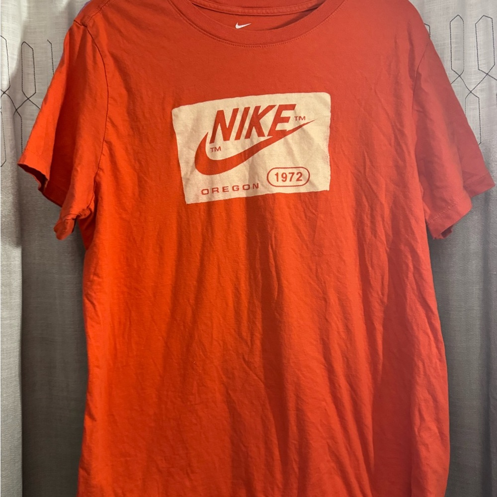 Nike Men's Red Graphic Tee